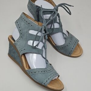 Earth Daffodil Dusty Blue Suede Wedge Laceup Laser Cut Peeptoe Sandals Womens 9B
